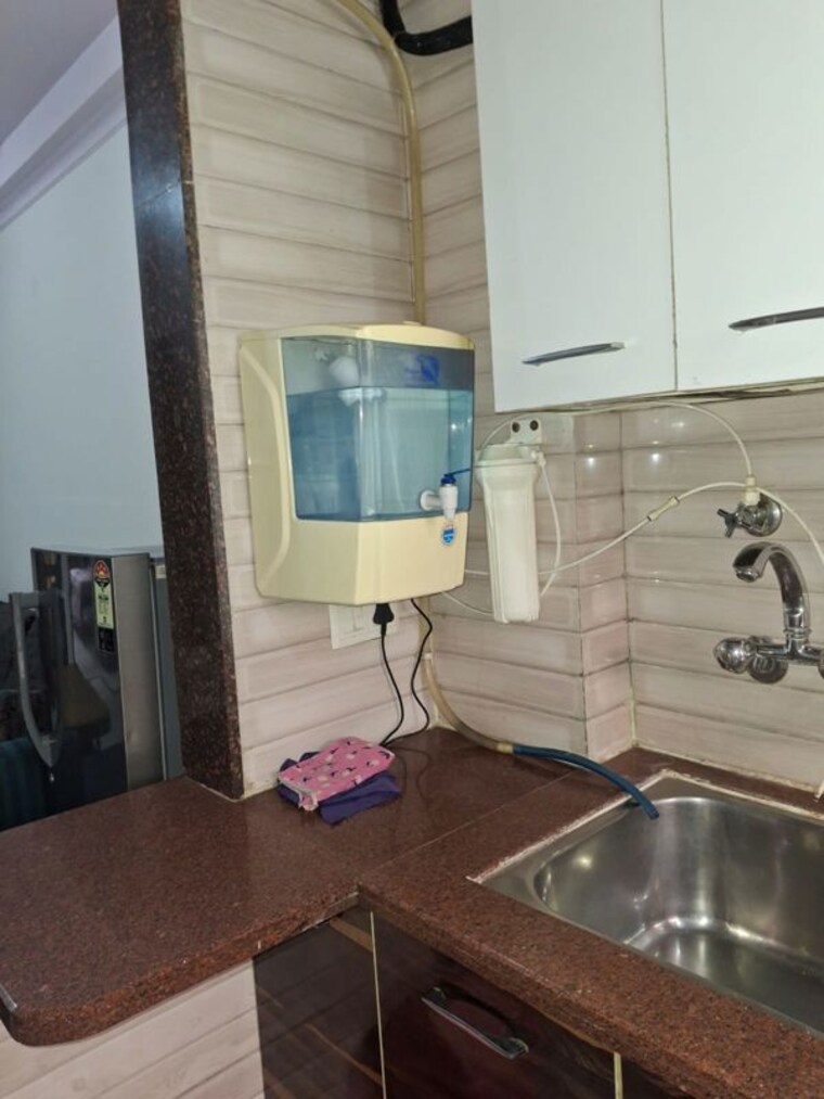 Kitchen, paschim vihar 2 Bedroom 100 Sq.Yd. Builder Floor In Paschim Vihar Delhi 10722829