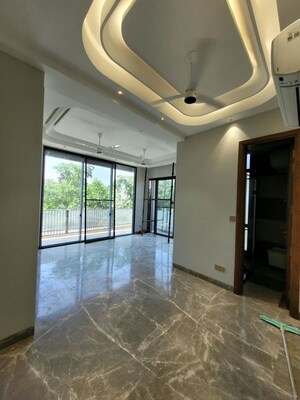 Room in 3 BHK Builder Floor at Chittaranjan Park – for Rent