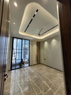 Room in 3 BHK Builder Floor at Chittaranjan Park – for Rent