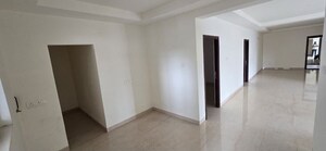 Room in 4 BHK Apartment at Niharika Skyline, Manikonda – for Sale