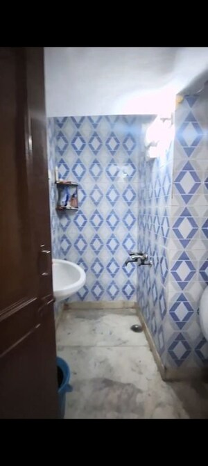 Bathroom in 1 BHK Apartment at Khirki Extension – for Rent