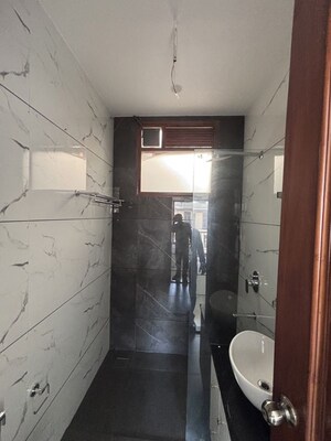 Attached Bathroom in 3 BHK Builder Floor at Sector 40 – for Rent