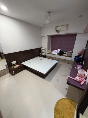 Bedroom in 2 BHK Apartment at Andheri West – for Rent