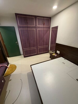 Bedroom in 2 BHK Apartment at Andheri West – for Rent