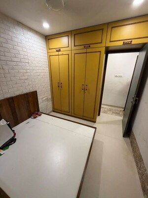 Room in 2 BHK Apartment at Andheri West – for Rent