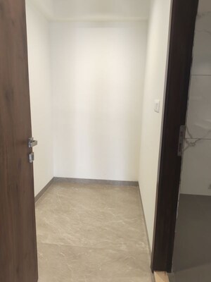 Room in 3 BHK Apartment at Vivaana Heights, Prabhadevi – for Rent