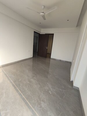 Room in 3 BHK Apartment at Vivaana Heights, Prabhadevi – for Rent