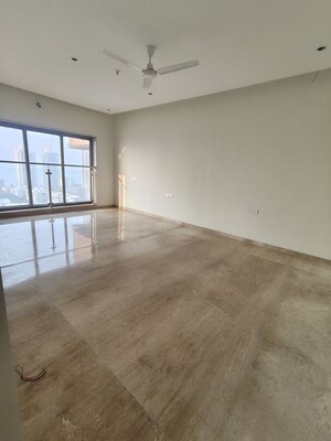 Room in 3 BHK Apartment at Vivaana Heights, Prabhadevi – for Rent