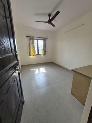 Bedroom in 2 BHK Apartment at Mayur Vihar – for Rent