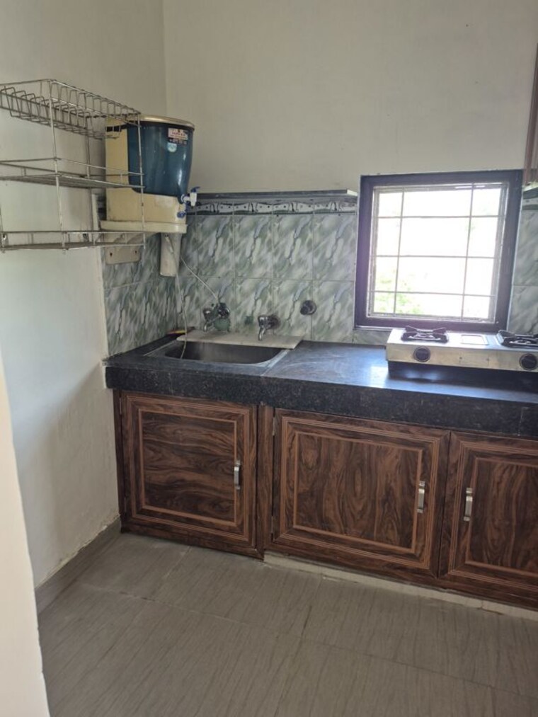 Kitchen/pantry, mayur vihar 2 Bedroom 800 Sq.Ft. Apartment In Mayur Vihar Delhi 10722910