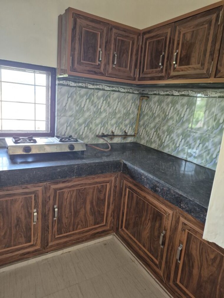 Kitchen, mayur vihar 2 Bedroom 800 Sq.Ft. Apartment In Mayur Vihar Delhi 10722910