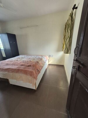 Bedroom in 2 BHK Apartment at Mayur Vihar – for Rent