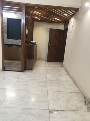 Room in 2 BHK Apartment at Siddhi Prabha CHS, Prabhadevi – for Rent