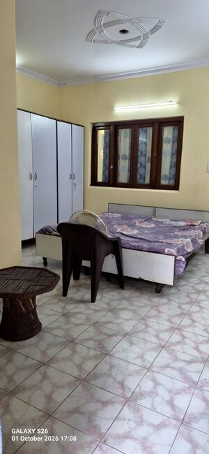 Room in 1 BHK Builder Floor at Lajpat Nagar – for Rent