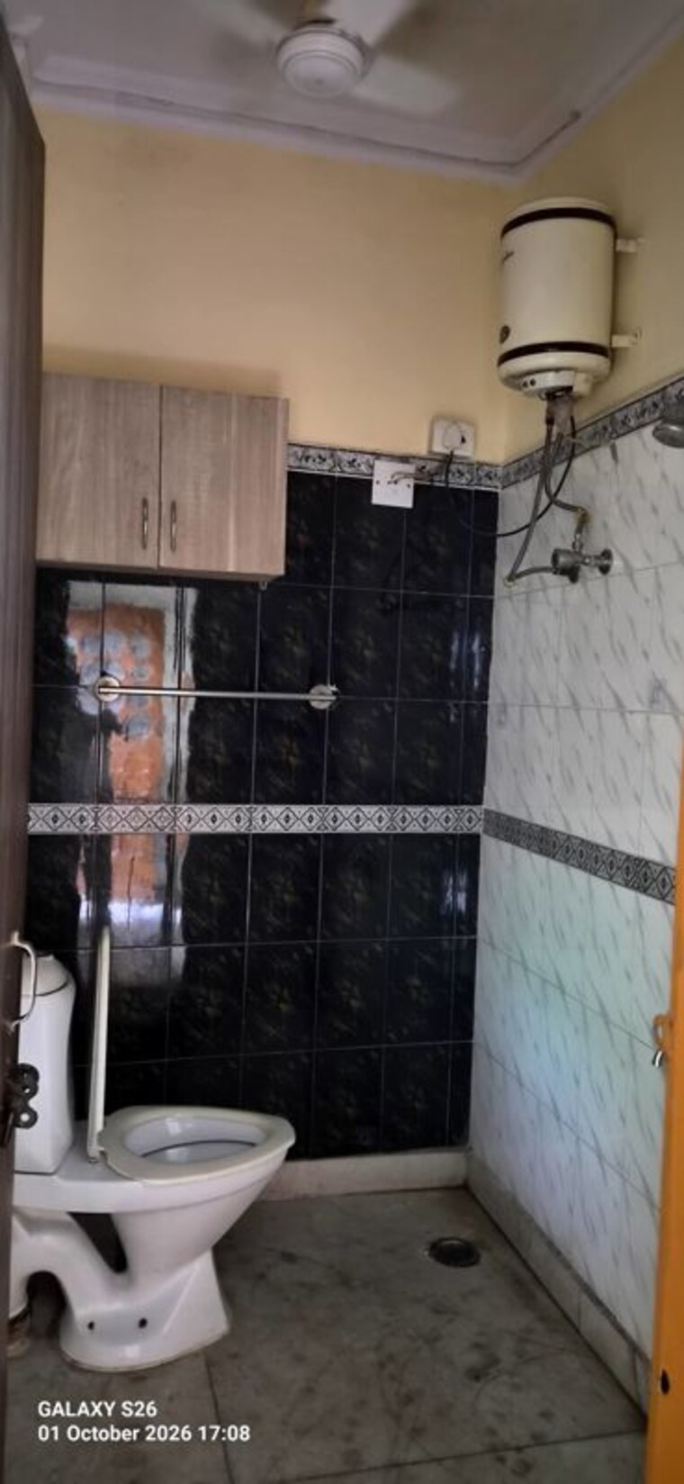 Attached Bathroom, lajpat nagar 1 Bedroom 500 Sq.Ft. Builder Floor In Lajpat Nagar Delhi 10722903