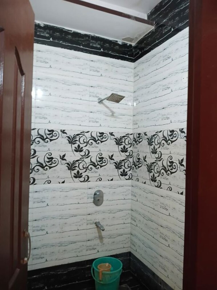 Bathroom, badal colony 2 Bedroom 150 Sq.Yd. Independent House In Badal Colony Zirakpur 10722911
