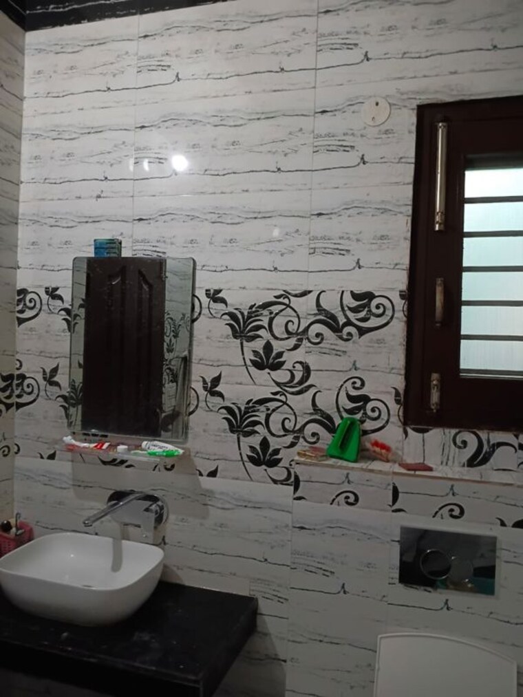 Team Area, badal colony 2 Bedroom 150 Sq.Yd. Independent House In Badal Colony Zirakpur 10722911