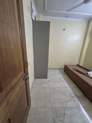 Room in 2 BHK Builder Floor at Mayur Vihar – for Rent
