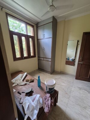 Master Bedroom in 2 BHK Builder Floor at Mayur Vihar – for Rent