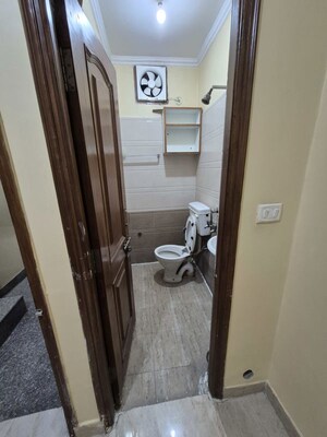 Washroom in 2 BHK Builder Floor at Mayur Vihar – for Rent