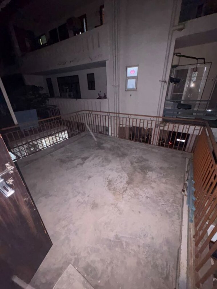 Balcony, palam vihar 2 Bedroom 180 Sq.Yd. Builder Floor In Palam Vihar Gurgaon 10722948