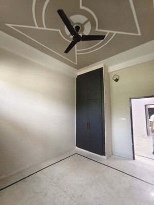 Room in 5 BHK Villa at Mansarovar – for Sale