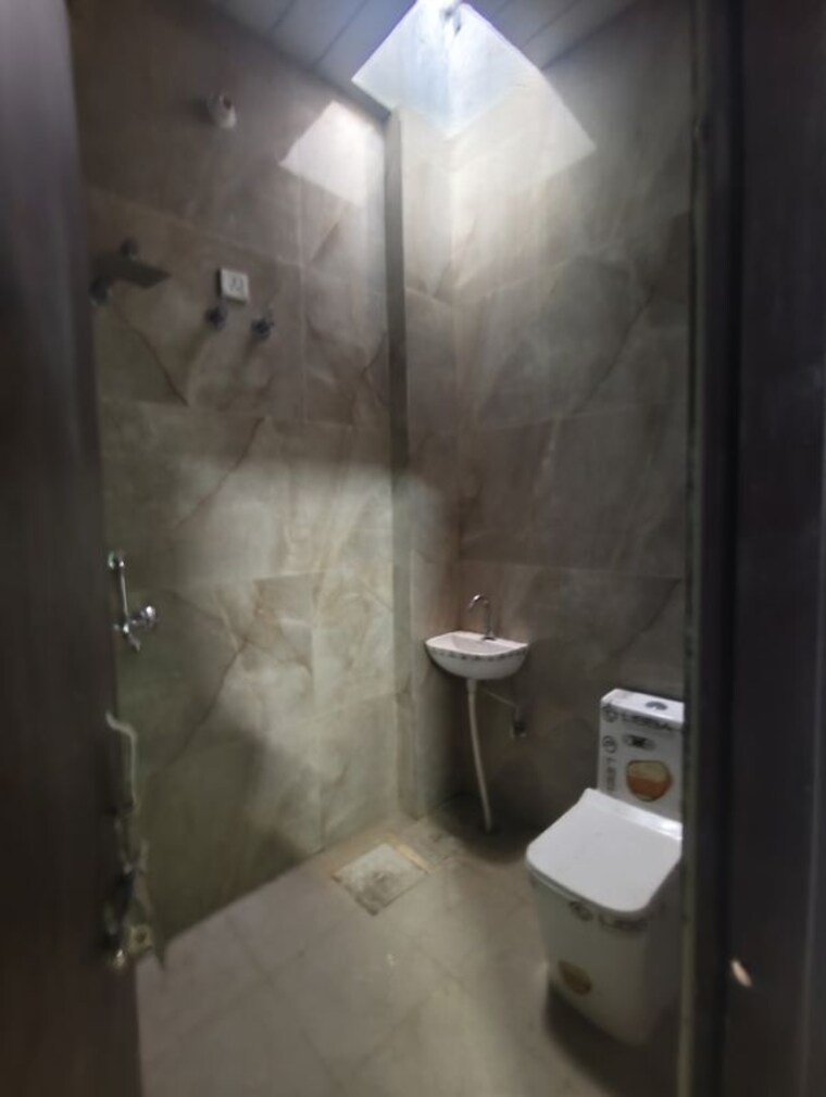 Bathroom, mansarovar 5 Bedroom 140 Sq.Yd. Villa In Mansarovar Jaipur 10722939