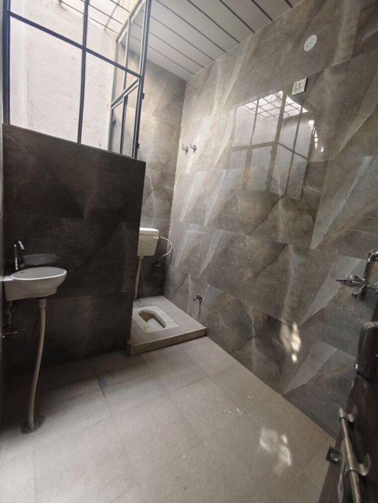 Bathroom, mansarovar 5 Bedroom 140 Sq.Yd. Villa In Mansarovar Jaipur 10722939