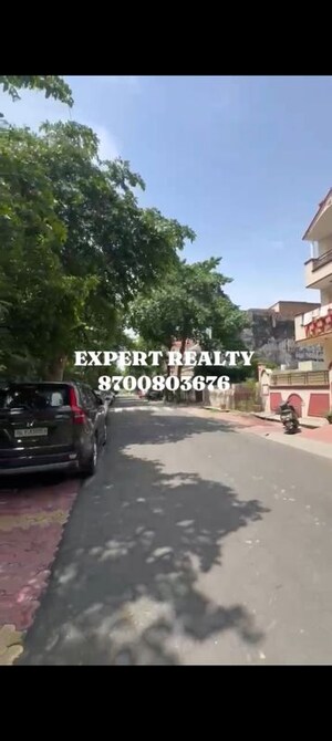 Parking in 6+ BHK Independent House at Sector 72 – for Sale