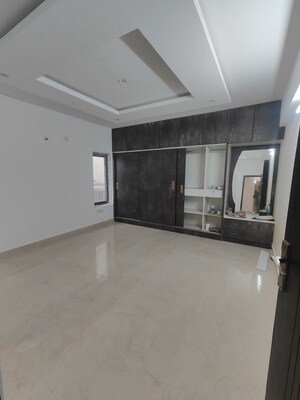 Room in 3 BHK Apartment at Richards Town – for Rent