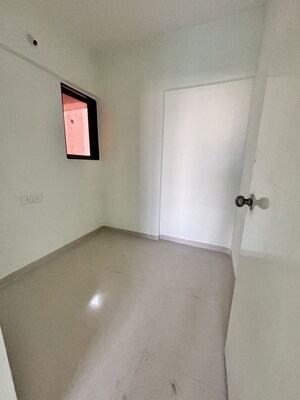 Furnished Amenities in 2.5 BHK Apartment at Siddharth Nagar CHS Goregaon, Goregaon West – for Rent