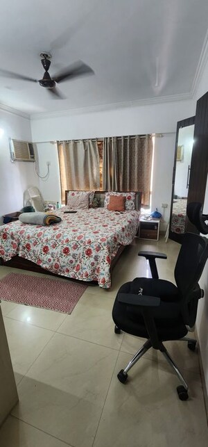Bedroom in 2 BHK Apartment at Zinnia CHS, Powai – for Rent
