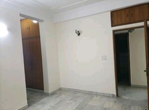 Room in 3 BHK Apartment at DPS Housing Society, Sector 51 – for Rent