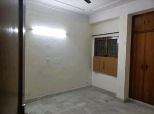 Room in 3 BHK Apartment at DPS Housing Society, Sector 51 – for Rent