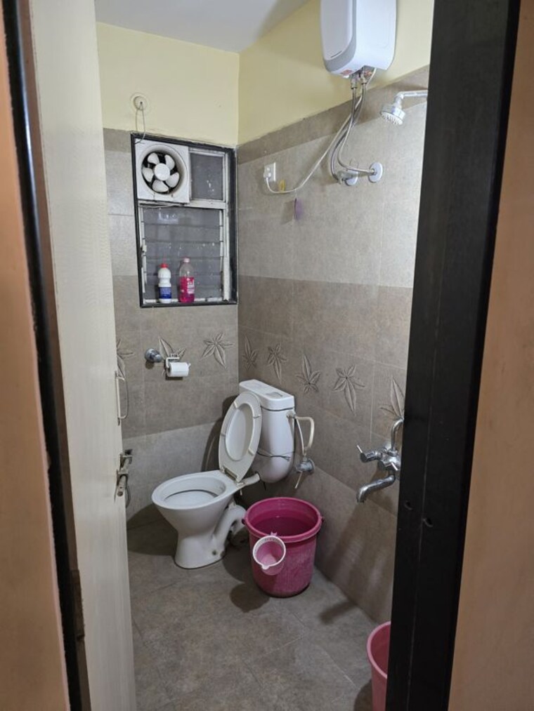 Bathroom, gk-dwarka-sai 2 Bedroom 690 Sq.Ft. Apartment In Rahatani Pune 10723028