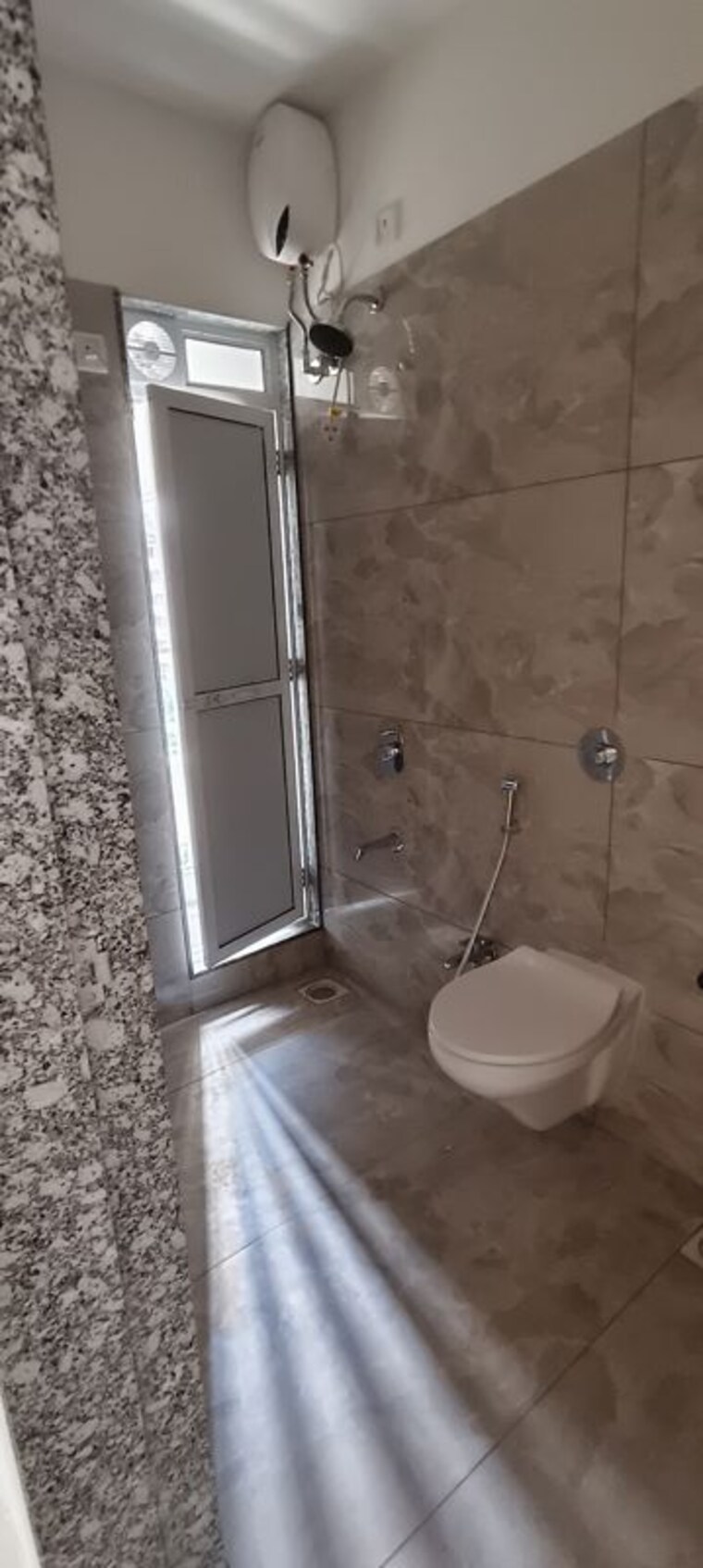 Bathroom, raunak-unnathi-woods-supreme 2 Bedroom 675 Sq.Ft. Apartment In Ghodbunder Road Thane 10723041