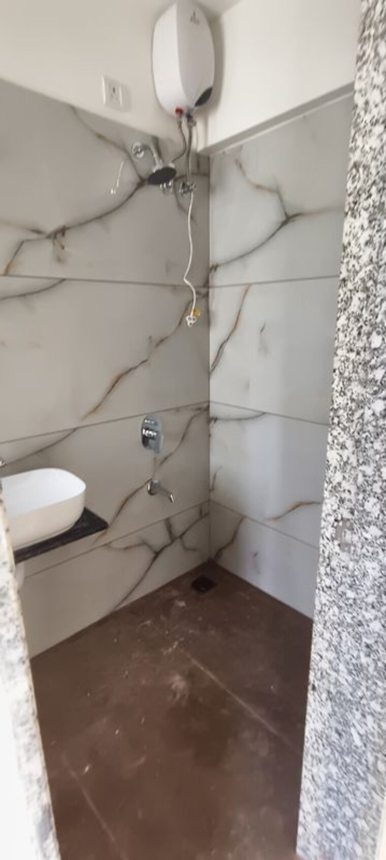 Bathroom, raunak-unnathi-woods-supreme 2 Bedroom 675 Sq.Ft. Apartment In Ghodbunder Road Thane 10723041