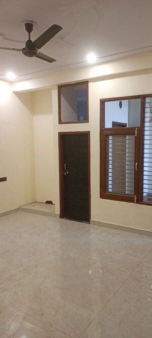 Room in 3 BHK Builder Floor at BPTP Parkland Pride Phase 2, Sector 77 – for Rent