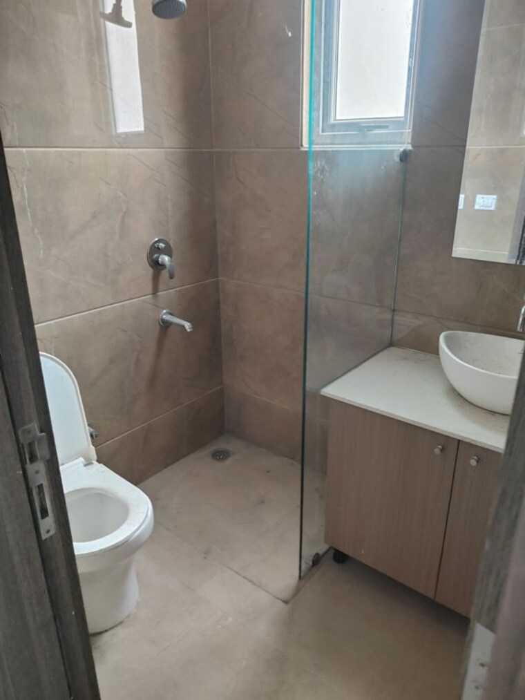 Bathroom, m3m-antalya-hills 2.5 Bedroom 1200 Sq.Ft. Apartment In Sector 79 Gurgaon 10723058