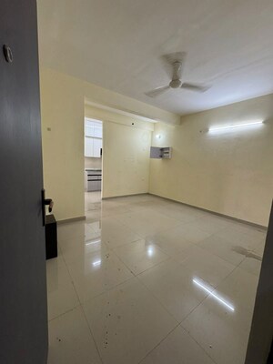 Room in 2 BHK Apartment at Pareena Micasa, Sector 68 – for Rent