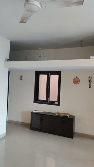 Furnished Amenities in 3 BHK Apartment at Pyramid Altia, Sector 70 – for Rent