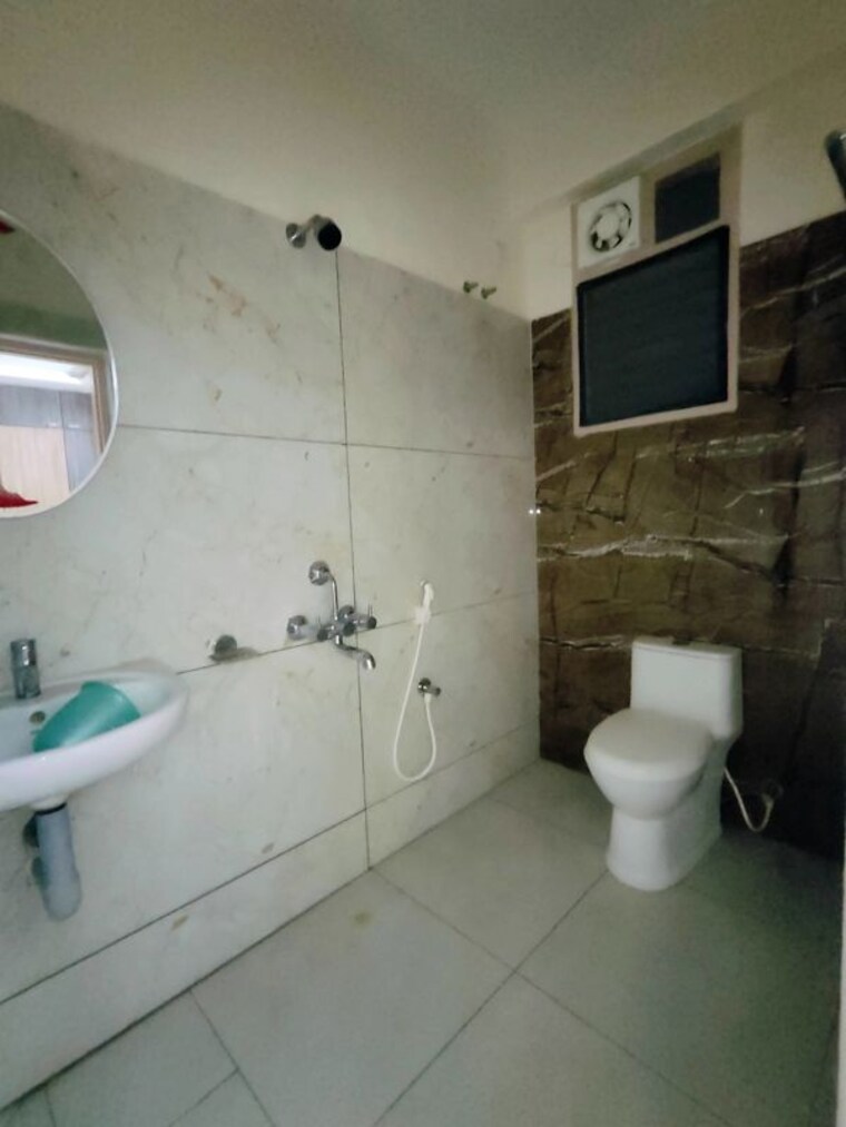 Bathroom, mahatma gandhi inner ring road 3 Bedroom 122 Sq.Yd. Villa In Mahatma Gandhi Inner Ring Road Guntur 10723067