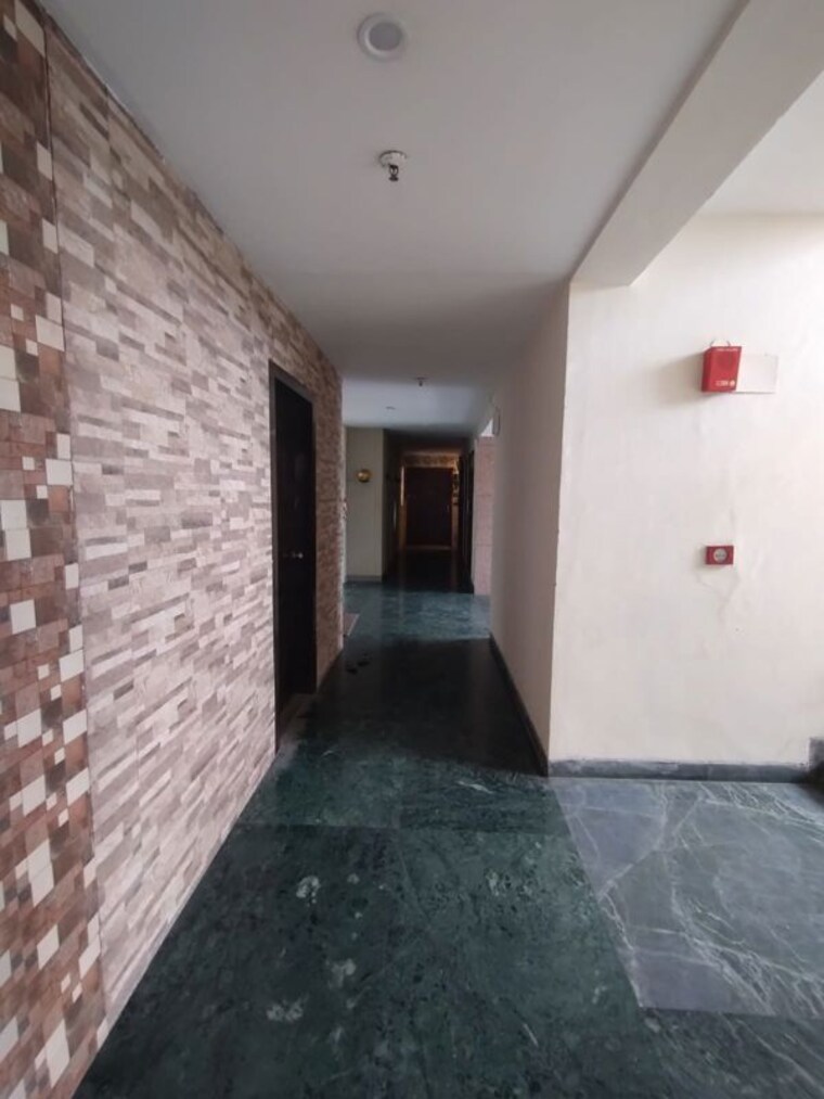 Bathroom, unitech-the-residences-sector-33 3.5 Bedroom 1550 Sq.Ft. Apartment In Sector 33 Gurgaon 10723086