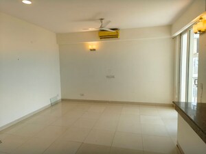 Room in 3 BHK Apartment at Unitech The Residences Sector 33, Sector 33 – for Rent