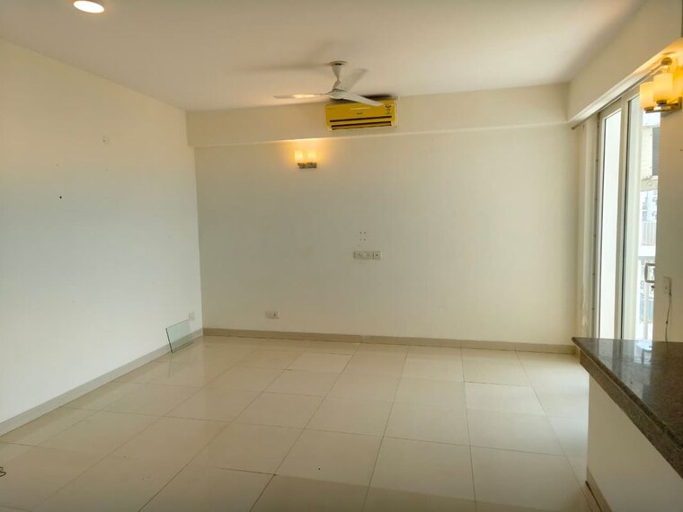Room, unitech-the-residences-sector-33 3 Bedroom 1545 Sq.Ft. Apartment In Sector 33 Gurgaon 10723093