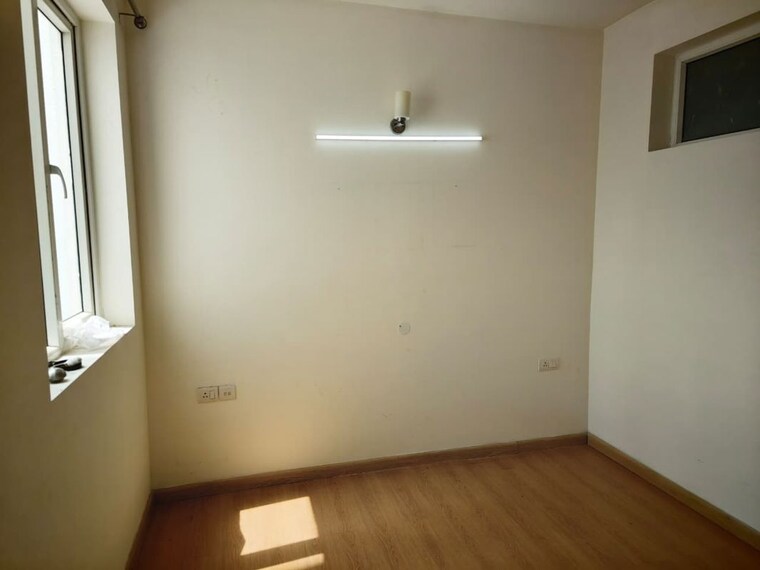 Room, unitech-the-residences-sector-33 3 Bedroom 1545 Sq.Ft. Apartment In Sector 33 Gurgaon 10723093