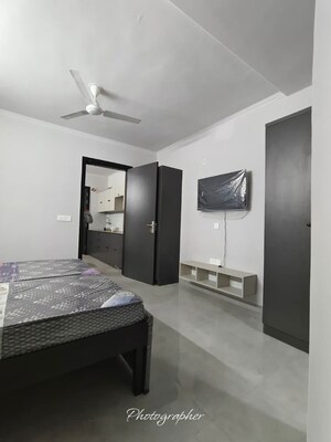 2 BHK Apartment For Rent in Unitech The Residences Sector 33, Sector 33