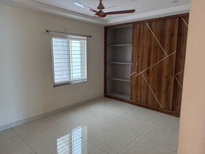 Room in 3 BHK Apartment at Vasavi GP Trends, Nanakramguda – for Rent