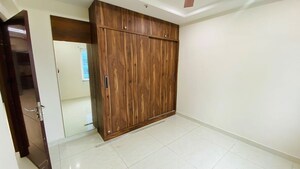 Room in 3 BHK Apartment at Vasavi GP Trends, Nanakramguda – for Rent