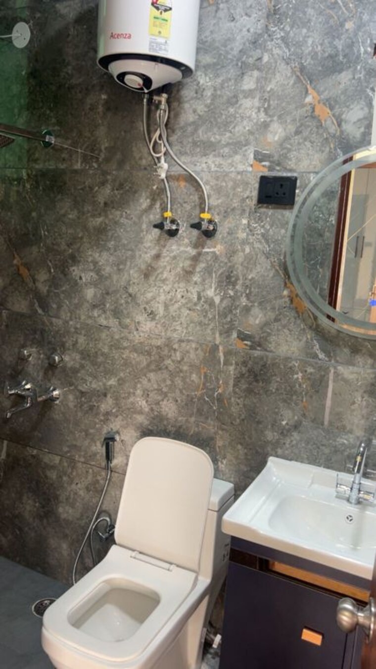 Bathroom, sushant-lok-3 3 Bedroom 240 Sq.Ft. Builder Floor In Sector 57 Gurgaon 10723117